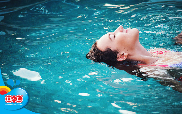 tratar a água da piscina