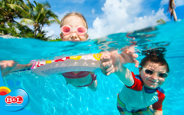 benefícios das piscinas para as crianças