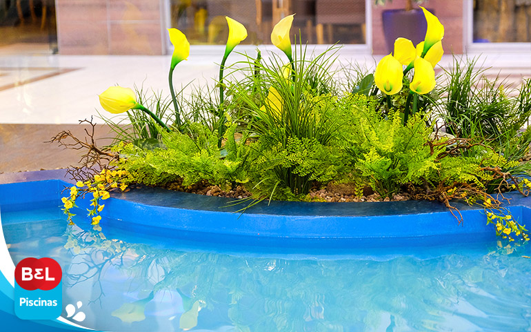 Saiba quais são as melhores plantas de verão para decorar a área da piscina