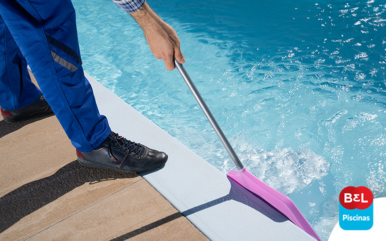 6 erros que você não deve cometer ao limpar a piscina
